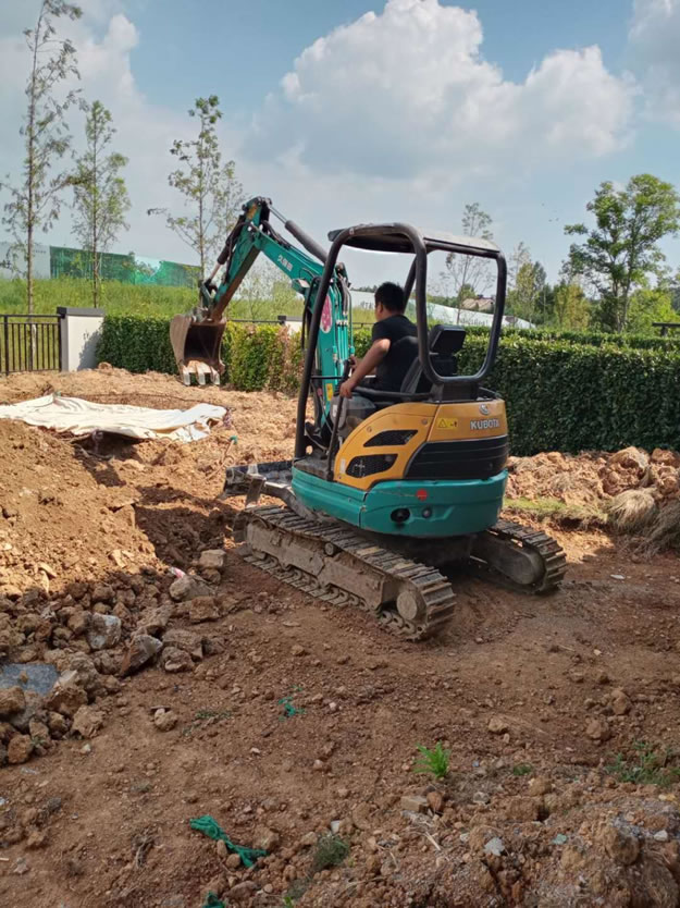 ����С�ڻ�����|��ʻС���ھ��ע������